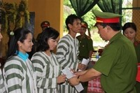 17,000 prisoners will be granted amnesty on the occasion of the 65th anniversary of the country's National Day. 17,000 prisoners will be granted amnesty on the occasion of the 65th anniversary of the country's National Day.